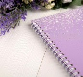 Книга свадебных пожеланий "Фиолетовая с блестками" на пружине, 21,7 х 21 см.