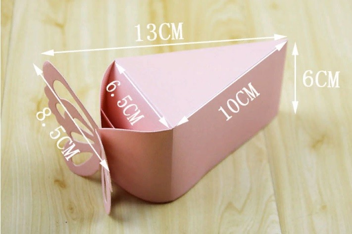 Подарочная коробочка (торт с бабочками) диаметром 26 см